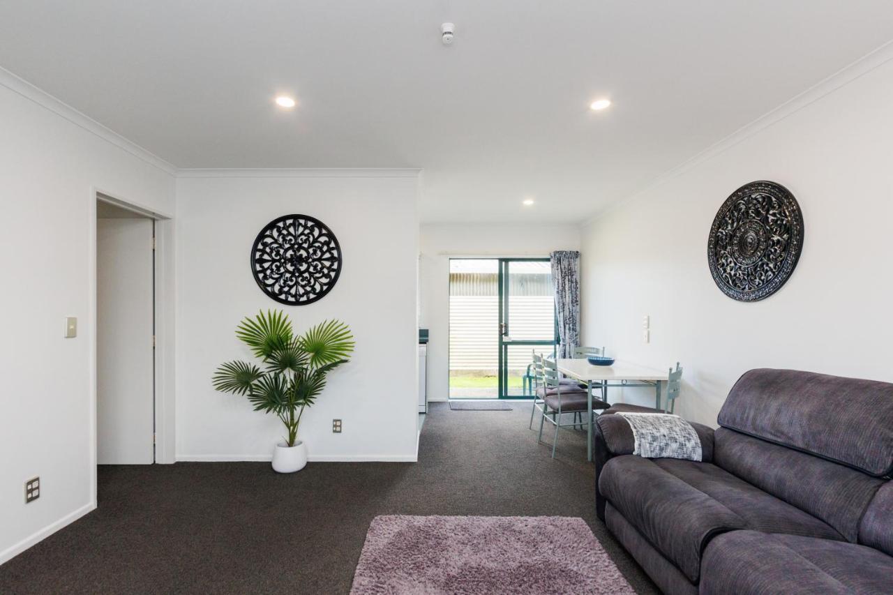 Camelot Motor Lodge And Conference Centre Palmerston North Bagian luar foto