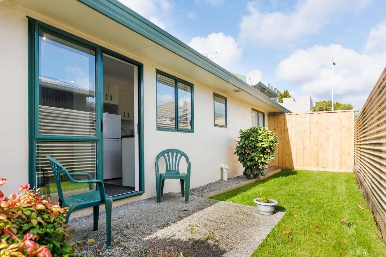 Camelot Motor Lodge And Conference Centre Palmerston North Bagian luar foto