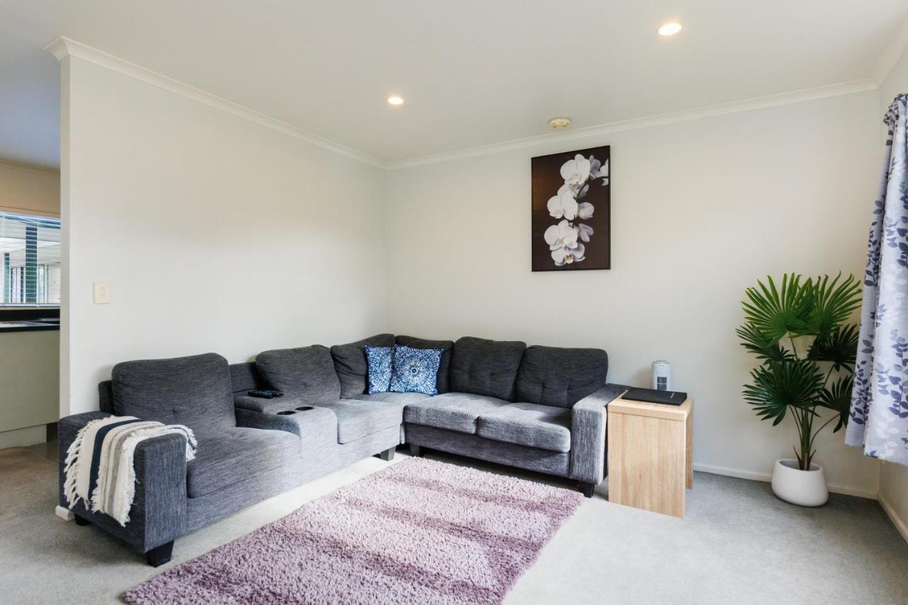 Camelot Motor Lodge And Conference Centre Palmerston North Bagian luar foto