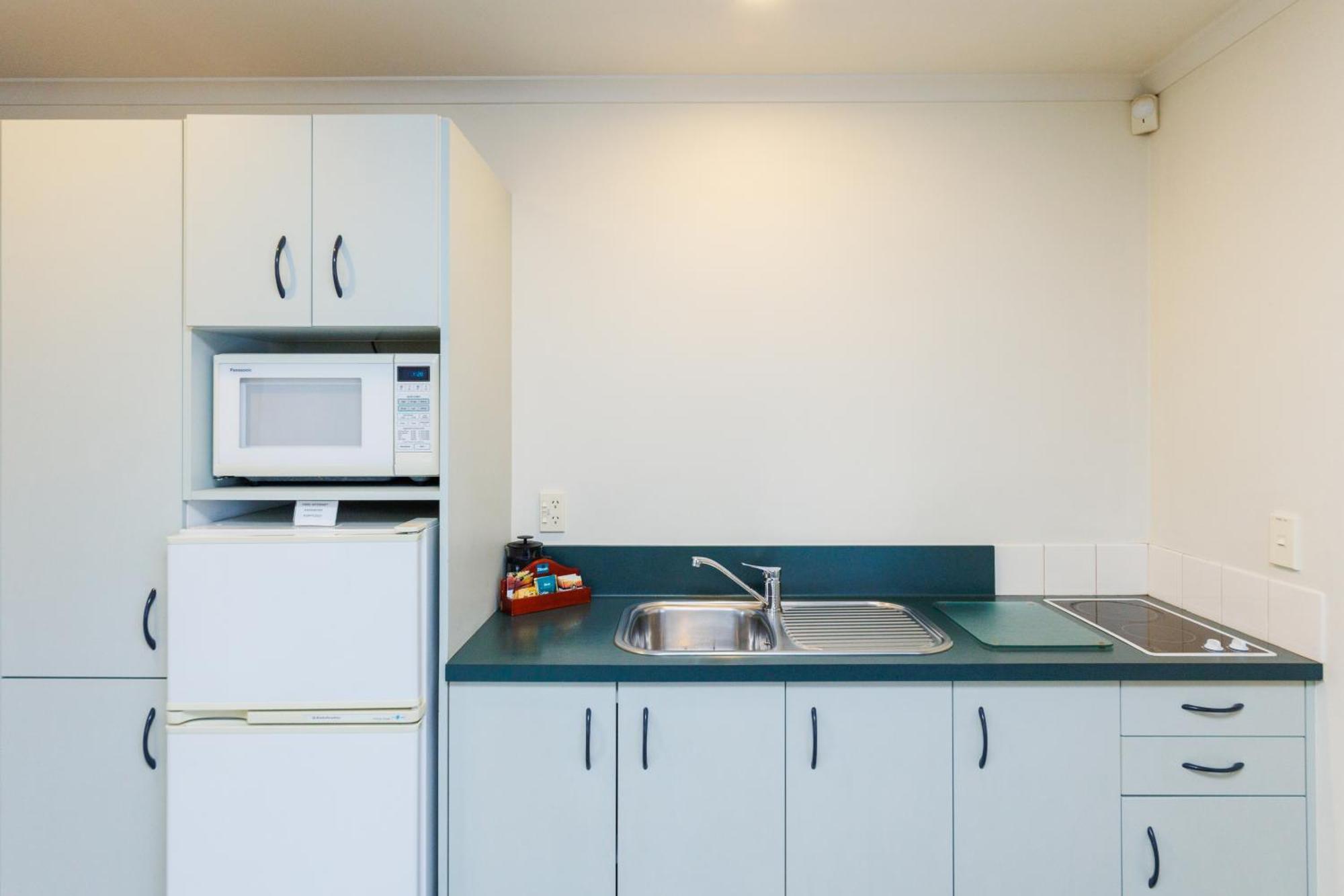 Camelot Motor Lodge And Conference Centre Palmerston North Bagian luar foto