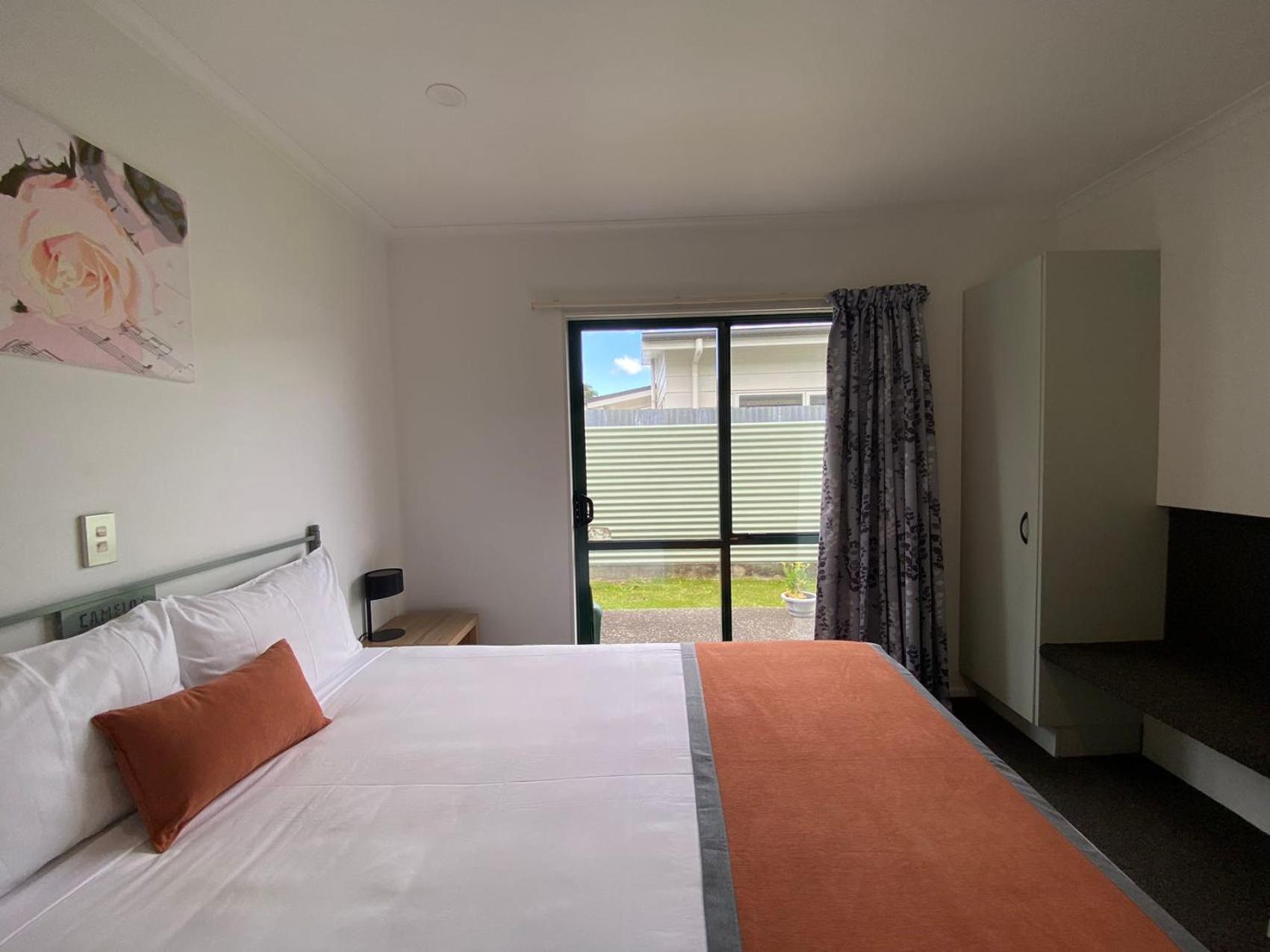 Camelot Motor Lodge And Conference Centre Palmerston North Bagian luar foto
