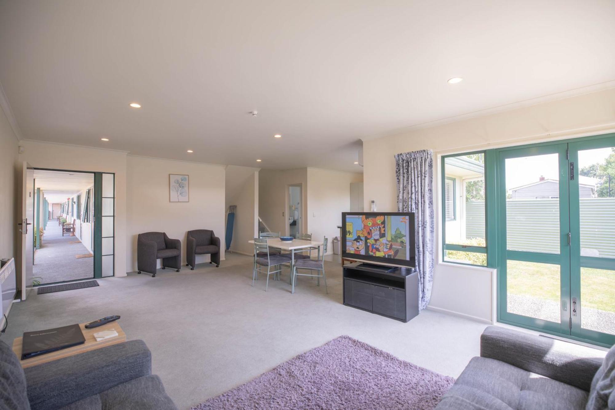 Camelot Motor Lodge And Conference Centre Palmerston North Bagian luar foto