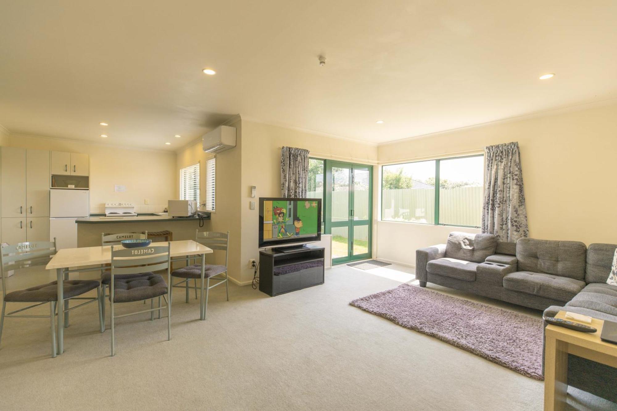 Camelot Motor Lodge And Conference Centre Palmerston North Bagian luar foto