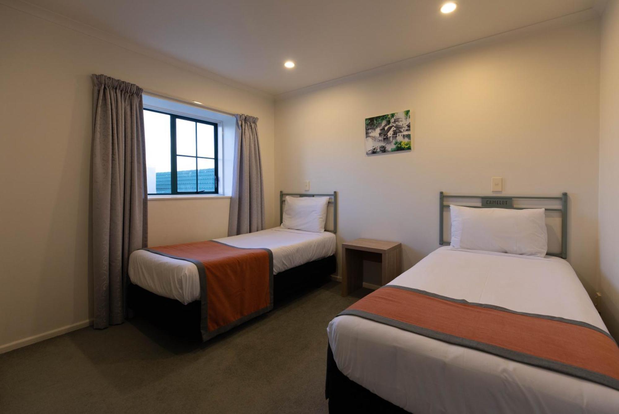 Camelot Motor Lodge And Conference Centre Palmerston North Bagian luar foto