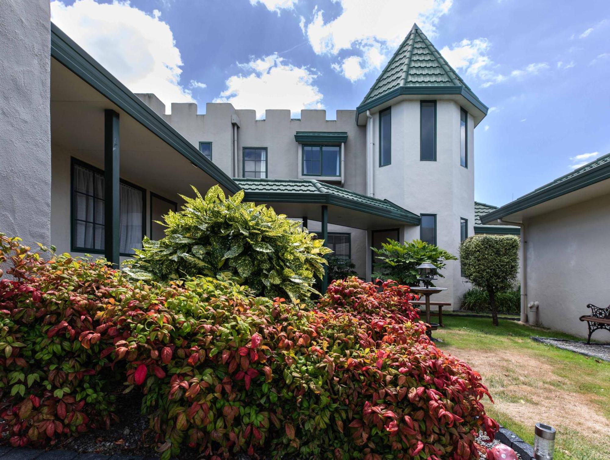Camelot Motor Lodge And Conference Centre Palmerston North Bagian luar foto